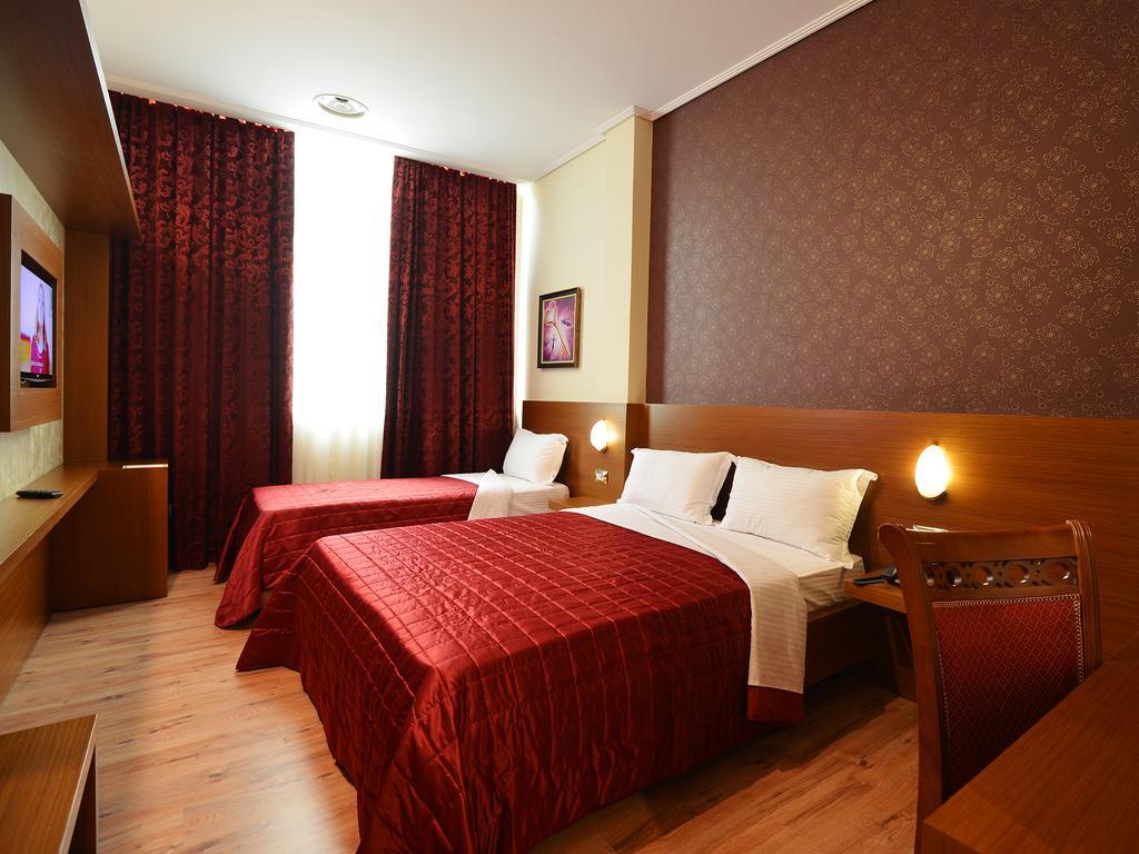 Hotel Austria Тирана Экстерьер фото
