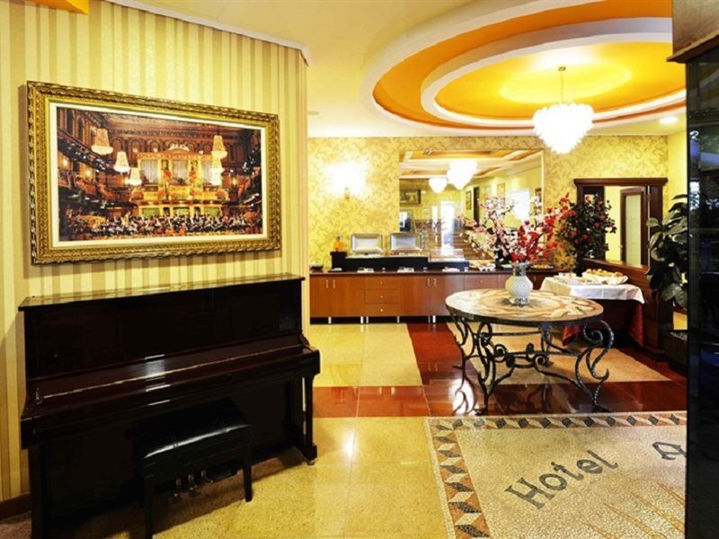 Hotel Austria Тирана Экстерьер фото